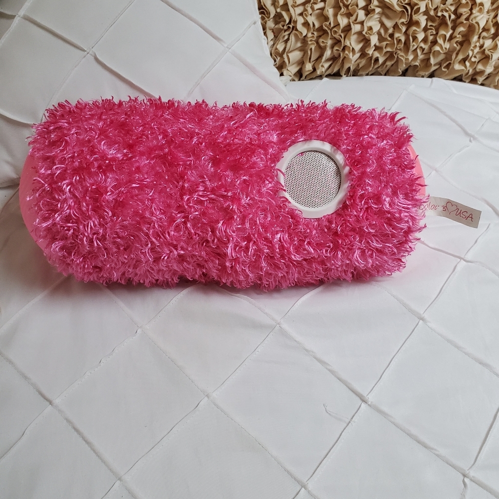 Speaker pillow